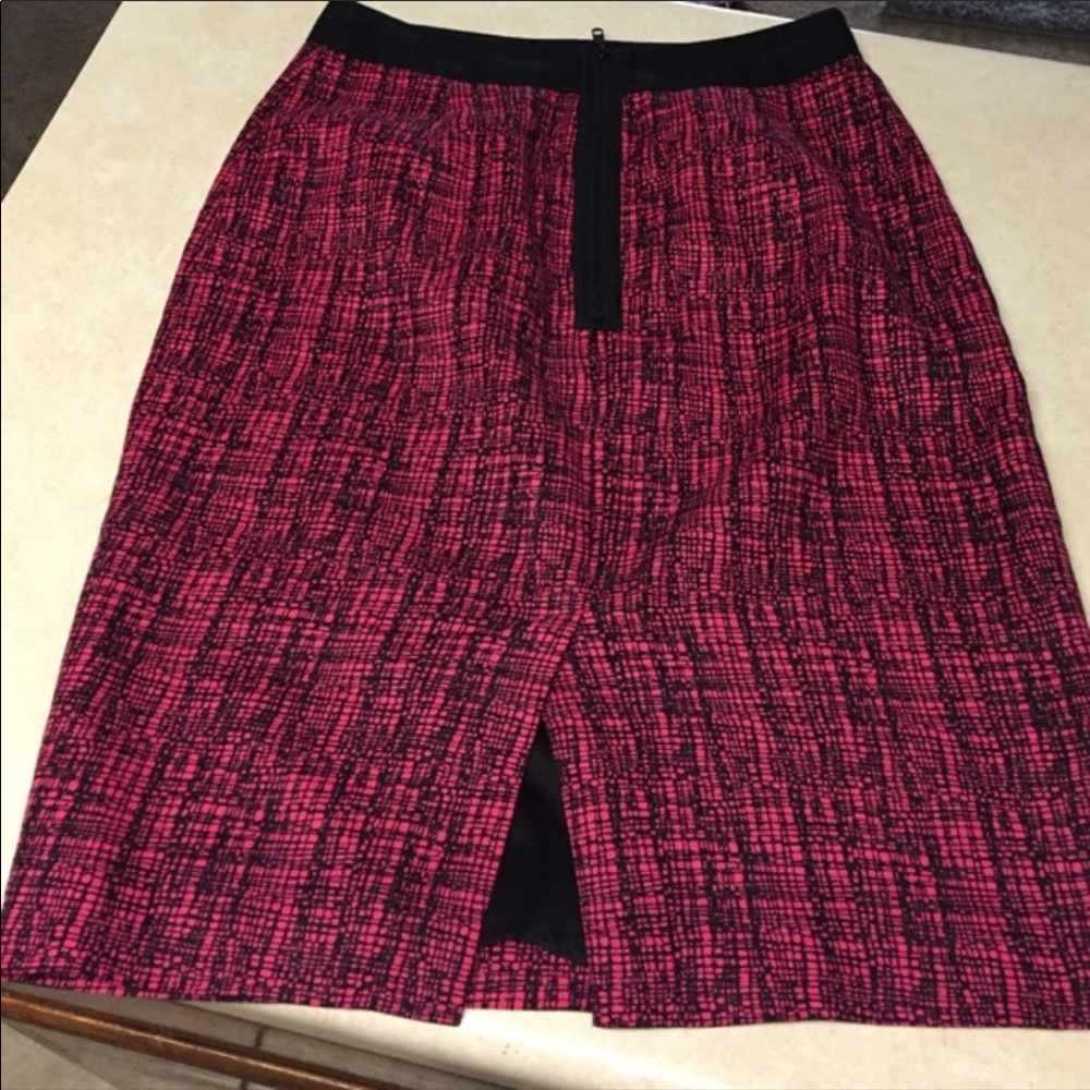 Halogen skirt - Picture 2 of 3